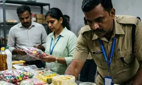 హోటళ్లలో నాణ్యతలేని ఆహారం..ప్రజల ప్రాణాలతో చెలగాటం