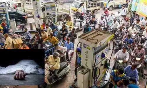 పెట్రోల్ కొరత.. క్యూలో శవం!