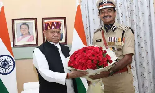 గవర్నర్‍‍తో నూతన డీజీపీ సీ.వీ ఆనంద్ భేటీ