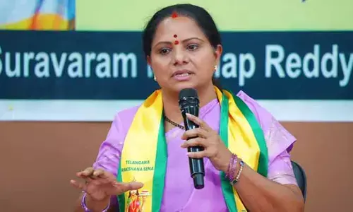 మా నాన్న కేసీఆర్‍ను నేను తిట్టలేదు.. క్లారిటీ ఇచ్చిన కవిత