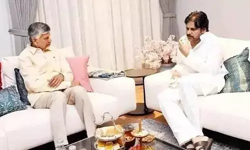 డిప్యూటీ సీఎం పవన్ కల్యాణ్‌ను పరామర్శించిన ముఖ్యమంత్రి చంద్రబాబు