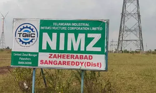 మా సంగతి ఏంటి.. నిమ్జ్ రోడ్డు భూ బాధితులు