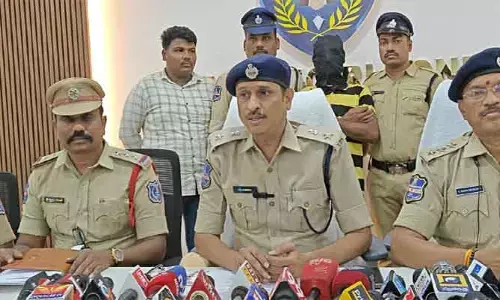 హ‌త్య చేసి కిచెన్ గోడ క‌ట్టేశాడు