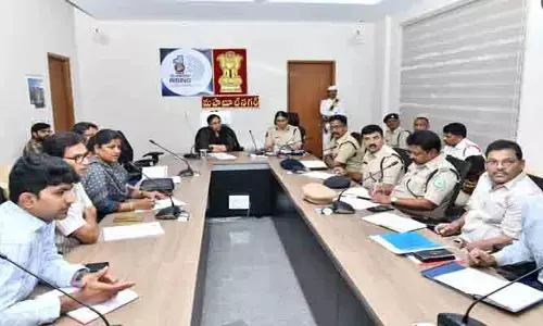జాతీయ రహదారులపై పెండింగ్ పనులు పూర్తి చేయండి : కలెక్టర్ ఖుష్బూ గుప్తా