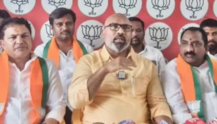 ‘ఆ పార్టీకి సీఎం రేవంత్ రెడ్డి సపోర్ట్’: ఎంపీ ధర్మపురి అరవింద్ ‘ఆ పార్టీకి సీఎం రేవంత్ రెడ్డి సపోర్ట్’: ఎంపీ ధర్మపురి అరవింద్