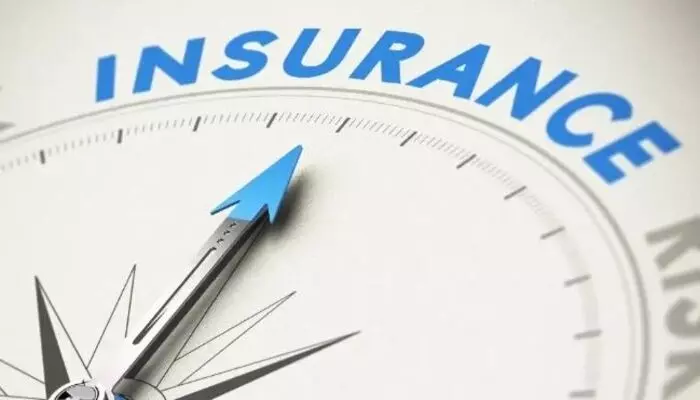 Insurance Sector: బీమా కంపెనీలలో 100 శాతం ఎఫ్డీఐ నోటిఫై చేసిన కేంద్రం Insurance Sector: బీమా కంపెనీలలో 100 శాతం ఎఫ్డీఐ నోటిఫై చేసిన కేంద్రం
