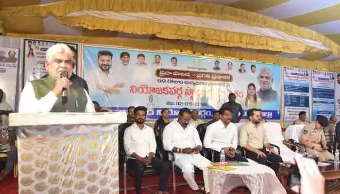 ప్రభుత్వ పథకాలు ప్రజలకు చేరవేయాలి: స్పీకర్ గడ్డం ప్రసాద్ కుమార్ ప్రభుత్వ పథకాలు ప్రజలకు చేరవేయాలి: స్పీకర్ గడ్డం ప్రసాద్ కుమార్