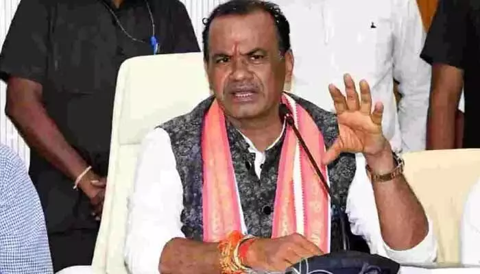 హ్యామ్ టెండర్లపై హరీష్ ఆరోపణలు అర్థరహితం: మంత్రి కోమటిరెడ్డి హ్యామ్ టెండర్లపై హరీష్ ఆరోపణలు అర్థరహితం: మంత్రి కోమటిరెడ్డి