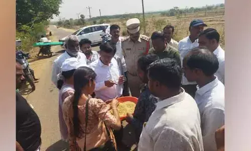 రైతుల సమస్యల పై స్పందించిన జేసీ.. వ్యవసాయ అధికారుల పై ఆగ్రహం