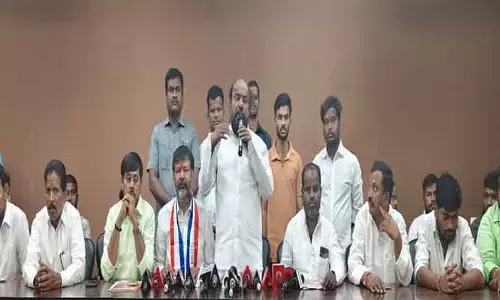 ఫీజు రీయింబ‌ర్స్ మెంట్ ప‌థ‌కాన్ని య‌దావిధిగా కొన‌సాగించాలి