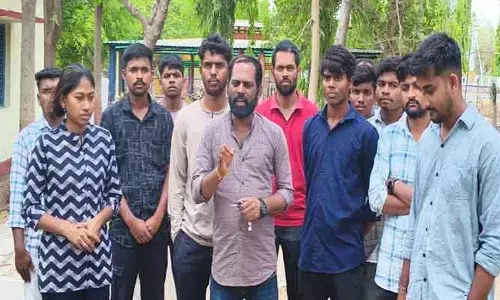 ఉద్యోగాల నోటిఫికేష‌న్ విడుద‌ల చేయాలి
