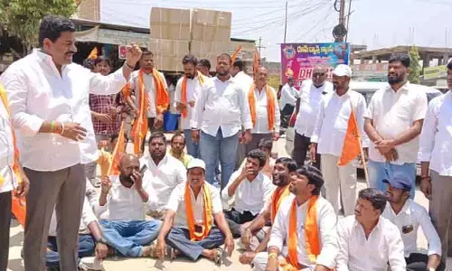 క‌ల‌క‌లం రేపిన క‌మ‌ల‌నాథుల ఆందోళ‌న