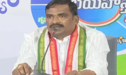 రెచ్చగొట్టి రాజ‌కీయాలు చేయాల‌న్నదే హ‌రీష్ రావు ఆలోచ‌న : విప్ బీర్ల ఐల‌య్య