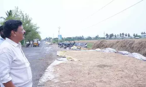 వర్షాలతో నష్టపోయిన రైతులకు గుడ్ న్యూస్.. ధాన్యం కొనుగోళ్లపై మంత్రి కీలక ఆదేశాలు