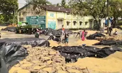 హుస్నాబాద్‌లో అకాల రాళ్ల వర్షం