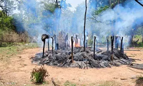 మ‌ల్లాపూర్ పెంట‌లో కాలిబూడిదైన గుడిసె