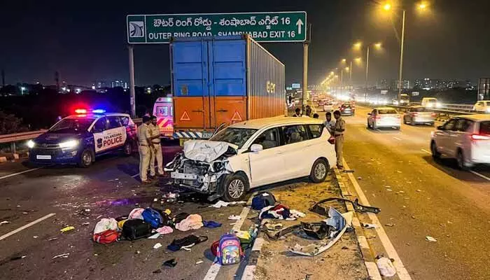అతివేగం.. నిర్లక్ష్యం.. ఔటర్పై డెత్ కారిడార్.. ఐదేళ్లలో 369 బలి అతివేగం.. నిర్లక్ష్యం.. ఔటర్పై డెత్ కారిడార్.. ఐదేళ్లలో 369 బలి