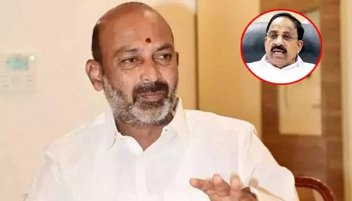 ఏం రాశారో కూడా తెలుసుకోలేని అసమర్థుడు.. తుమ్మలపై బండి ఫైర్ ఏం రాశారో కూడా తెలుసుకోలేని అసమర్థుడు.. తుమ్మలపై బండి ఫైర్