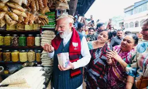 ప్రధాని ‘ఝల్ మురి’ మ్యాజిక్.. ఝార్‌గ్రామ్‌లో ఘనవిజయం దిశగా బీజేపీ