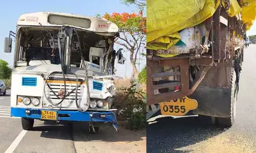 ఆర్టీసీ బస్సు-లారీ ఢీ.. 20 మందికి గాయాలు