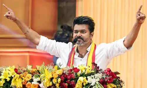 సినీ హీరో నుంచి సీఎం వరకు..