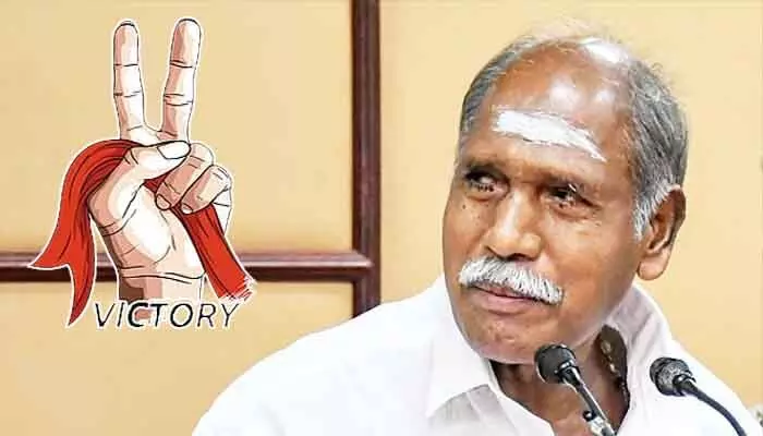 వెలువడిన తొలి ఫలితం.. తట్టంచావడి నుంచి CM రంగస్వామి విజయం వెలువడిన తొలి ఫలితం.. తట్టంచావడి నుంచి CM రంగస్వామి విజయం