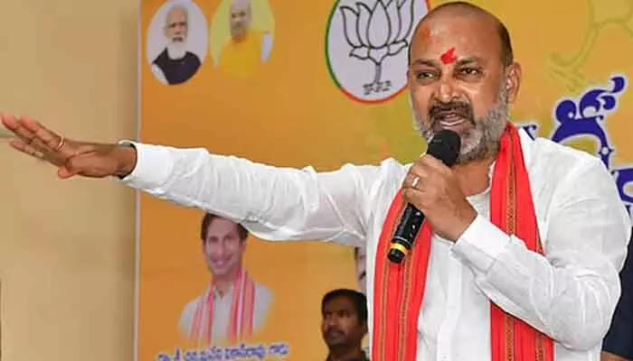 దేశంలో కాంగ్రెస్ పని ఖతమైంది.. బండి సంజయ్ సంచలన వ్యాఖ్యలు దేశంలో కాంగ్రెస్ పని ఖతమైంది.. బండి సంజయ్ సంచలన వ్యాఖ్యలు