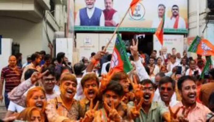 West Bengal: బెంగాల్ ఫలితాలతో పెట్టుబడులకు గ్రీన్ సిగ్నల్? West Bengal: బెంగాల్ ఫలితాలతో పెట్టుబడులకు గ్రీన్ సిగ్నల్?
