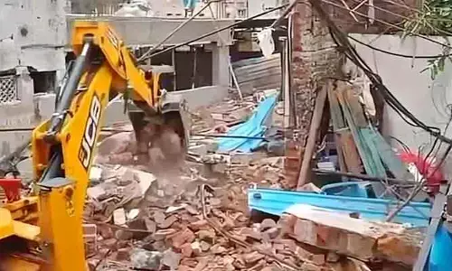 కొత్వాల్‌గూడలో రంగంలోకి దిగిన ‘హైడ్రా’.. మంత్రి అనుచరుల క్రషర్ల కూల్చివేత!