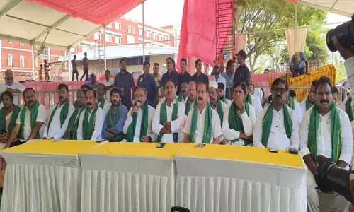 రైతుల విషయంలో కాంగ్రెస్ హామీల అమలు  విస్మరించింది :  బీఆర్ఎస్ నేత‌లు