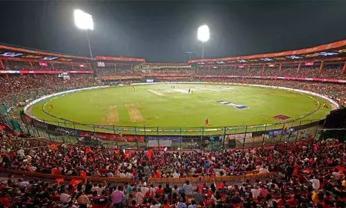 IPL 2026 : టికెట్లు డిమాండ్ చేసిన ఎమ్మెల్యేలు.. బెంగళూరు నుంచి ఫైనల్‌ను తరలించే యోచనలో బీసీసీఐ