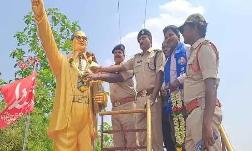 అంబేద్క‌ర్ విగ్ర‌హం ధ్వంసం.. పునః ప్ర‌తిష్టాప‌న