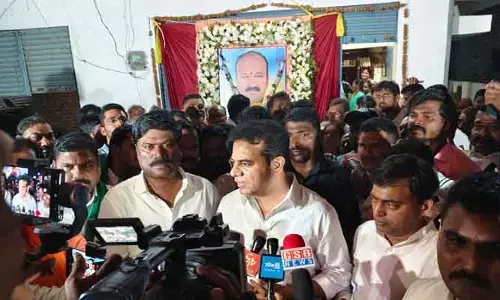 ప్ర‌భుత్వం మొద్దు నిద్ర వీడాలి : కేటీఆర్