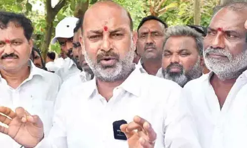 వడ్ల కొనుగోలులో నిర్లక్ష్యం ఎందుకు..? రేవంత్ సర్కార్‌పై బండి సంజయ్ ఆగ్రహం