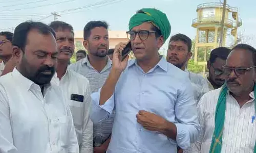 మొక్కజొన్న కొనుగోళ్లపై ఎమ్మెల్యే సంజయ్ ఆగ్రహం