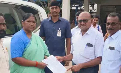 ప్రెస్ క్లబ్ భవన నిర్మాణం కోసం నిధులు కేటాయిస్తా : మంత్రి సీతక్క