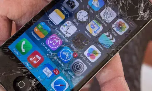 Technology : ఫోన్ స్క్రీన్‌పై క్రాక్స్.. ఎంత డేంజరో తెలుసా?