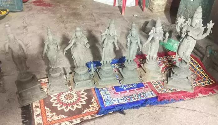 ఇనుమెళ్ల భావనారాయణస్వామి ఆలయంలో ఏడు పురాతన విగ్రహాలు లభ్యం ఇనుమెళ్ల భావనారాయణస్వామి ఆలయంలో ఏడు పురాతన విగ్రహాలు లభ్యం