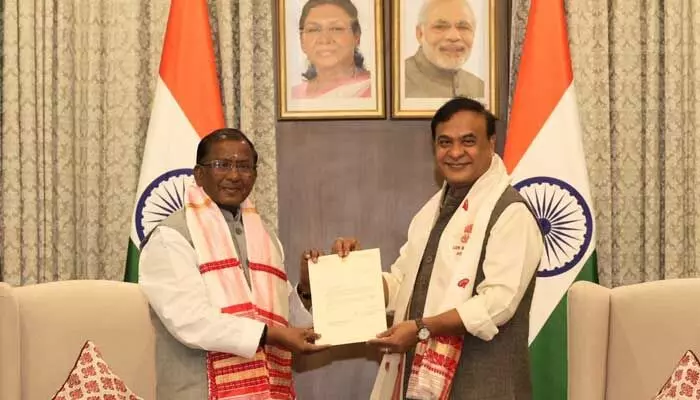 అస్సాం ముఖ్యమంత్రి పదవికి హిమంత బిశ్వ శర్మ రాజీనామా అస్సాం ముఖ్యమంత్రి పదవికి హిమంత బిశ్వ శర్మ రాజీనామా