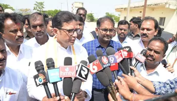 తడిసిన ధాన్యాన్ని కూడా మద్దతు ధరతో కొనుగోలు : మంత్రి దుద్దిళ్ల శ్రీధర్ బాబు తడిసిన ధాన్యాన్ని కూడా మద్దతు ధరతో కొనుగోలు : మంత్రి దుద్దిళ్ల శ్రీధర్ బాబు