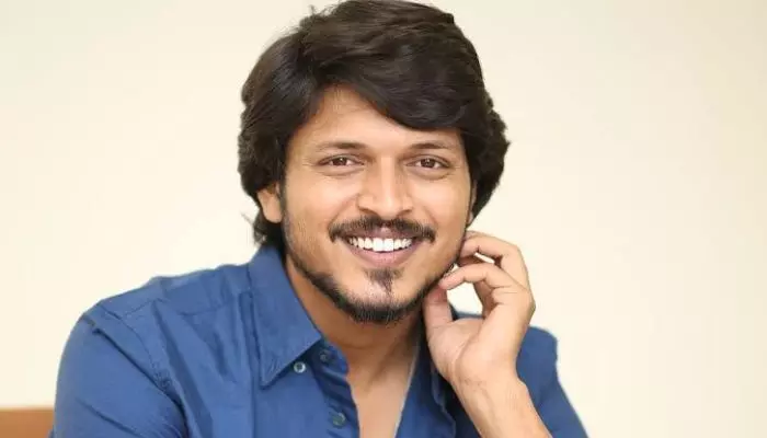 నాలుగు కార్లు కొన్నాను... కానీ ఇల్లు మాత్రం లేదు.. షాకింగ్ నిజాలు వెల్లడించిన సుమంత్ ప్రభాస్ నాలుగు కార్లు కొన్నాను... కానీ ఇల్లు మాత్రం లేదు.. షాకింగ్ నిజాలు వెల్లడించిన సుమంత్ ప్రభాస్