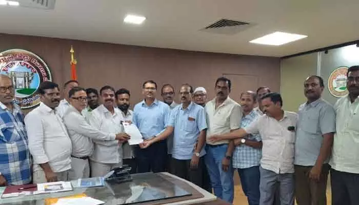 ఆర్టీసీని త్వరగా ప్రభుత్వంలో విలీనం చేయాలి ఆర్టీసీని త్వరగా ప్రభుత్వంలో విలీనం చేయాలి