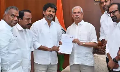 తమిళనాడు సీఎంగా తలపతి విజయ్.. ప్రభుత్వ ఏర్పాటుకు గవర్నర్ గ్రీన్ సిగ్నల్!