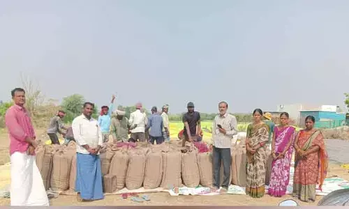 ఎట్టకేలకు ప్రారంభమైన ధాన్యం కొనుగోళ్ళు