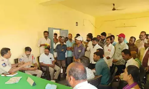 రైతులకు న్యాయం జరిగేలా చూస్తాం : సీఐ