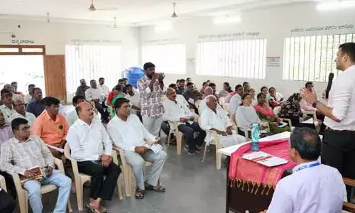 ‘డిమాండ్ ఉన్న పంటలే వేయండి’
