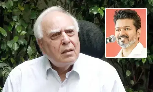 క్షణ క్షణం ఉత్కంఠంగా తమిళ రాజకీయాలు.. గవర్నర్‌పై కపిల్ సిబల్ కీలక వ్యాఖ్యలు