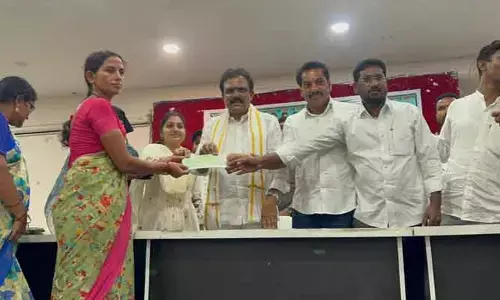 ప్రభుత్వం ఇచ్చే రూ. లక్ష ప్రజల హక్కు : ఎమ్మెల్యే పాయల్ శంకర్