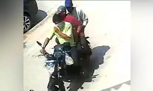 షాబాద్ మండలంలో చైన్ స్నాచింగ్ కలకలం