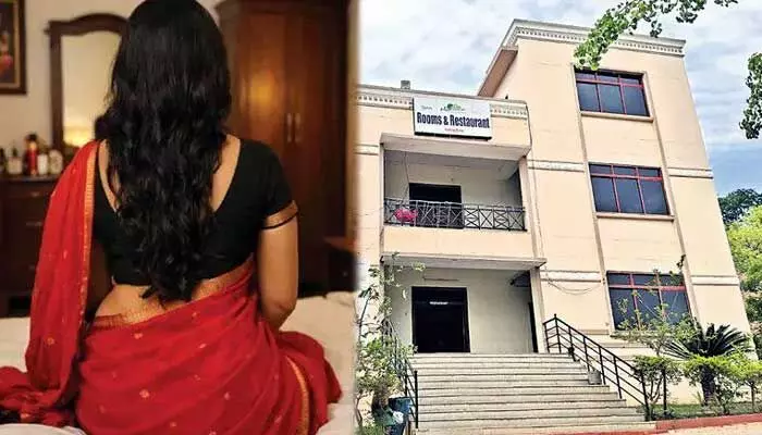 శృతిమించిన శృంగారం.. విలేకరి నాలుక కొరికేసిన మహిళ శృతిమించిన శృంగారం.. విలేకరి నాలుక కొరికేసిన మహిళ